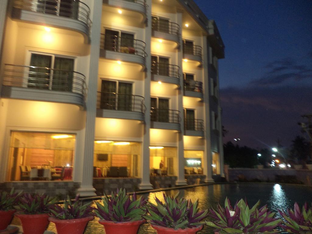 Mayfair Heritage Resort